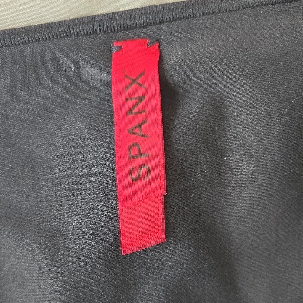 SPANX Charcoal V-Neck Short Sleeve Top - Picture 2 of 4